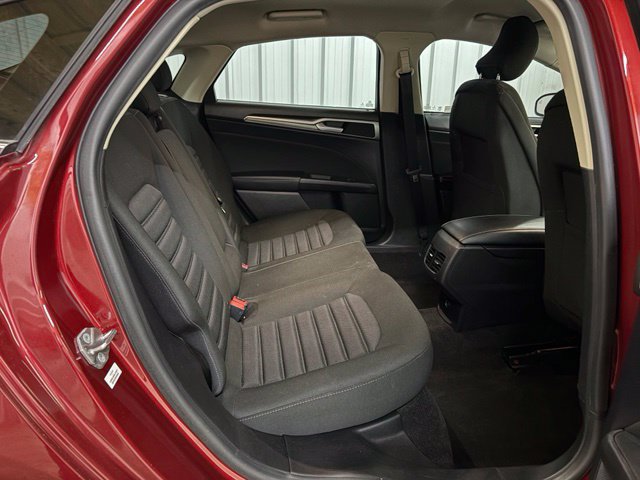Used 2019 Ford Fusion SE FWD image 11
