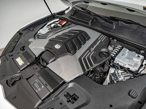 Used 2022 Lamborghini Urus AWD/4WD image 62