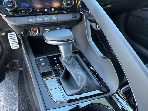 New 2025 Hyundai Elantra SEL FWD image 25