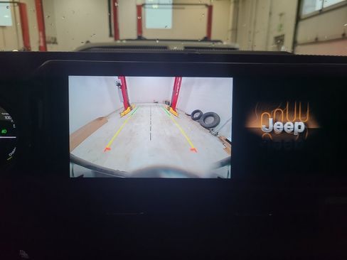 Used 2025 Jeep Wrangler Unlimited Sahara w/ Safety Group AWD/4WD image 25