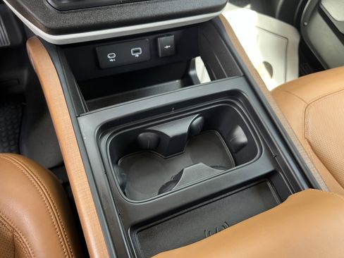 Used 2023 Land Rover Defender 130 First Edition AWD/4WD image 19