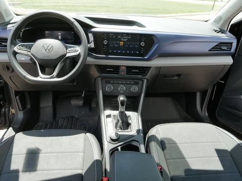 Certified 2022 Volkswagen Taos SE FWD image 22