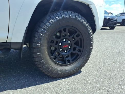 Used 2024 Toyota 4Runner TRD Off-Road Premium w/ Moonroof Package AWD/4WD image 14