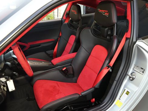 Used 2018 Porsche 911 GT2 RS RWD image 18