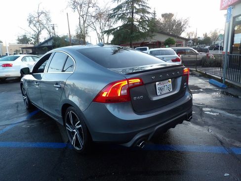Used 2017 Volvo S60 T6 R-Design Platinum image 4