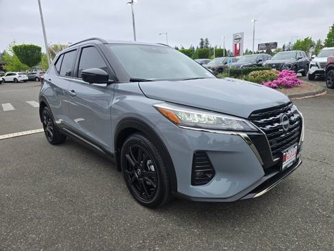 Used 2024 Nissan Kicks SR w/ SR Premium Package FWD image 4