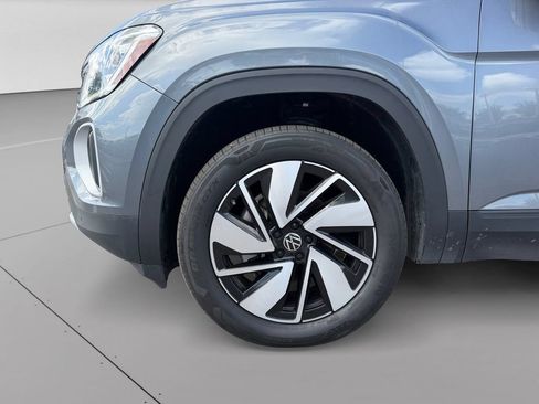 Used 2025 Volkswagen Atlas SE FWD image 30