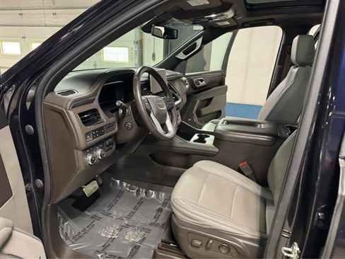 Used 2022 GMC Yukon XL SLT w/ SLT Premium Package AWD/4WD image 14