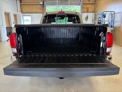 Used 2020 Toyota Tacoma 4x4 Access Cab image 23