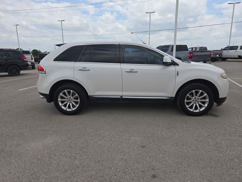 Used 2011 Lincoln MKX 2WD w/ 101A Rapid Spec Order Code image 2