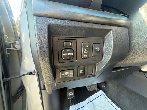 Used 2019 Toyota Tundra SR5 w/ TRD Off Road Package image 27