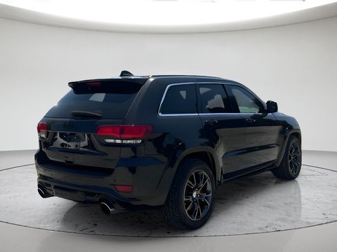 Used 2015 Jeep Grand Cherokee SRT w/ Luxury Group II AWD/4WD image 2