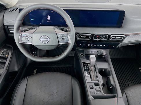 New 2026 Nissan Sentra SR FWD image 18