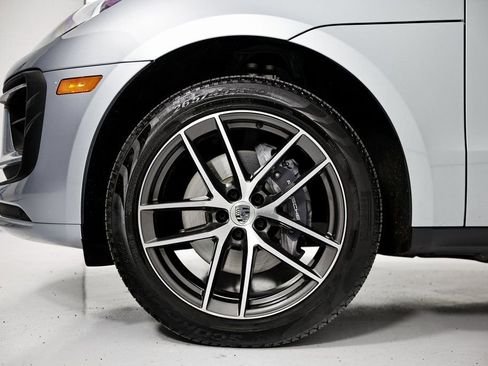 Certified 2025 Porsche Macan AWD/4WD image 13