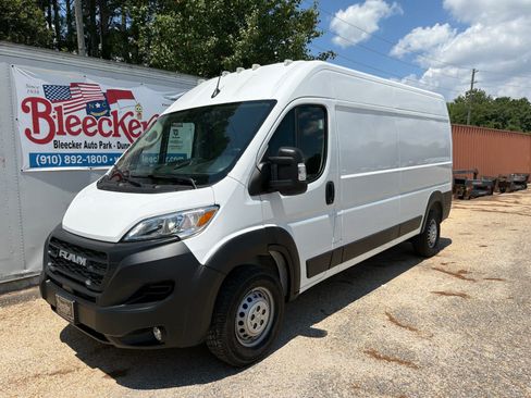 Used 2025 RAM ProMaster 2500 w/ Convenience Group FWD image 6