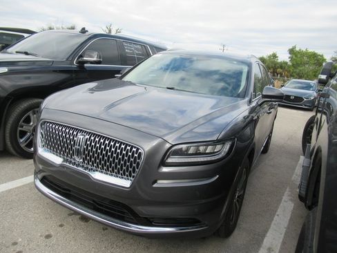 Certified 2023 Lincoln Nautilus FWD w/ Premium Package image 3