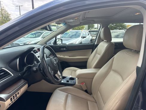 Used 2017 Subaru Outback 2.5i Limited AWD/4WD image 9