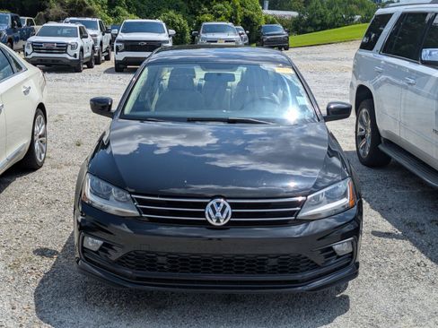 Used 2018 Volkswagen Jetta Wolfsburg Edition FWD image 2