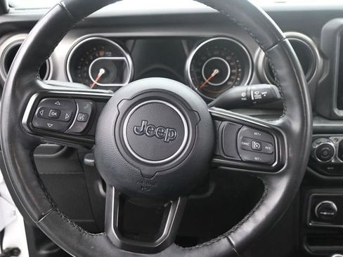 Used 2023 Jeep Gladiator Willys image 28