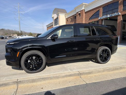 New 2026 Chevrolet Traverse RS image 8