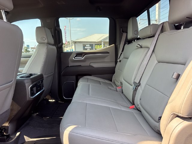 Used 2023 GMC Sierra 1500 SLT w/ SLT Convenience Package AWD/4WD image 11