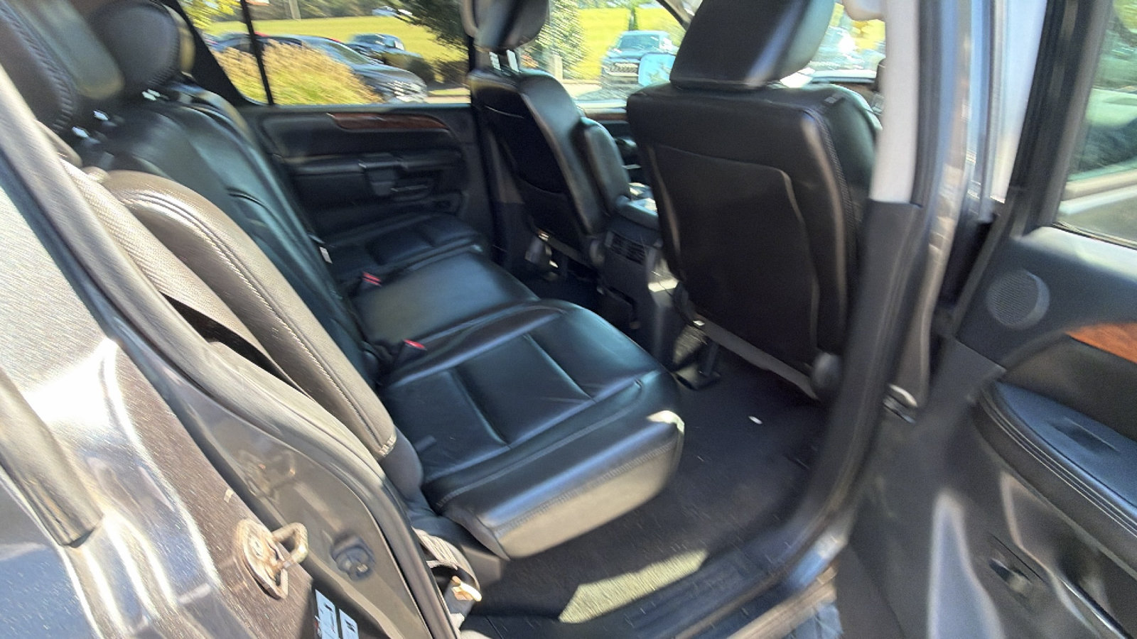 Used 2010 Nissan Armada Titanium AWD/4WD image 21