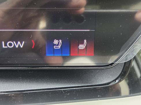 New 2025 Audi Q6 e-tron Premium Plus image 23