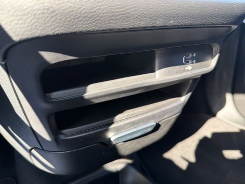 Certified 2026 Chrysler Voyager LX image 19