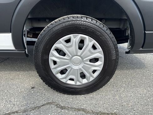 Used 2024 Ford Transit 350 XLT image 28