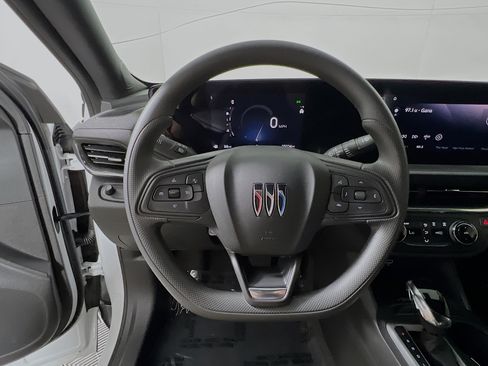 Used 2025 Buick Envista Preferred w/ Convenience II Package FWD image 18