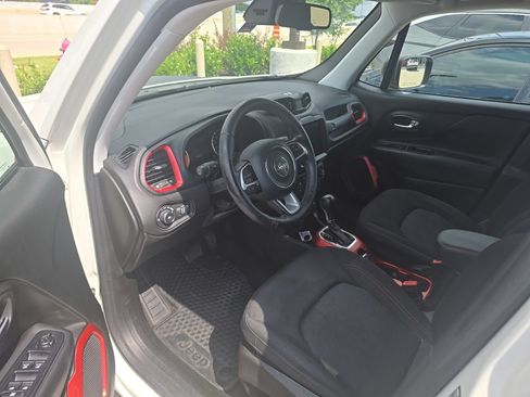 Used 2018 Jeep Renegade Trailhawk w/ UConnect 8.4 Nav Group AWD/4WD image 7
