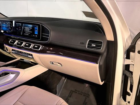 Used 2022 Mercedes-Benz GLS 450 4MATIC image 19