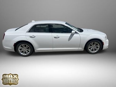 Used 2020 Chrysler 300 Touring L w/ Quick Order Package 2EF RWD image 3
