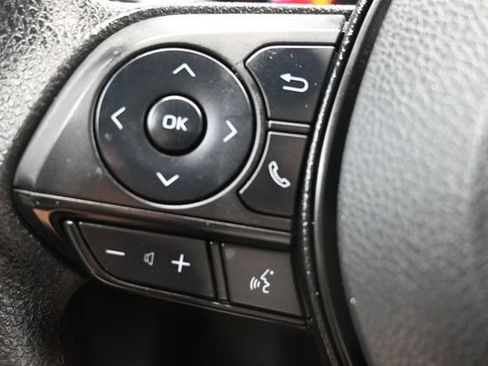 Used 2021 Toyota RAV4 XLE FWD image 21