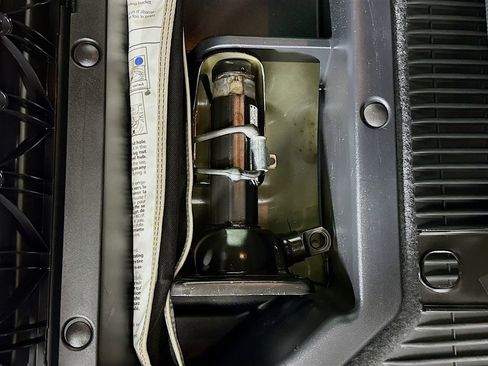 Used 2023 Toyota Tacoma TRD Off-Road image 32