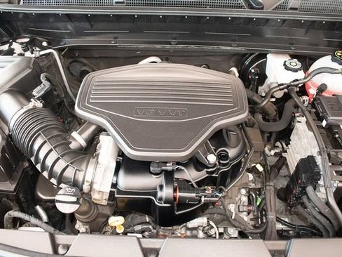Used 2023 GMC Acadia AT4 w/ Trailering Package AWD/4WD image 3