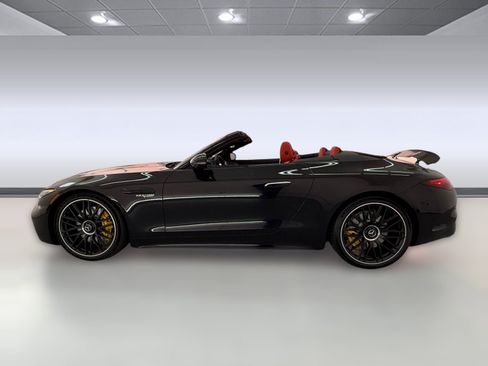 New 2025 Mercedes-Benz SL 63 AMG 4MATIC image 2