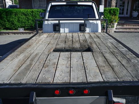 Used 2018 RAM 5500 Tradesman w/ Power & Remote Entry Group image 9