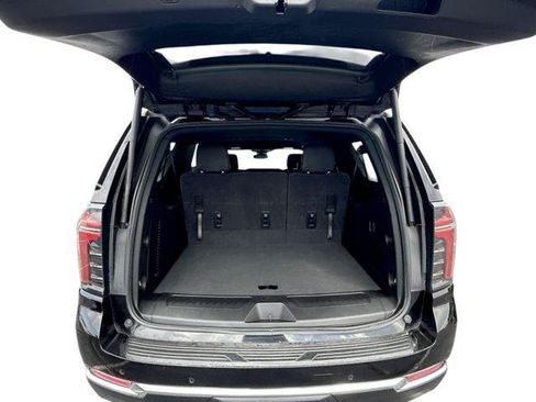 Used 2025 Chevrolet Suburban LT AWD/4WD image 20
