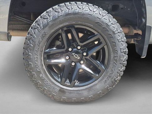 Used 2021 Chevrolet Silverado 1500 Custom Trail Boss w/ LPO, Dark Essentials Package AWD/4WD image 22