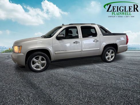 Used 2007 Chevrolet Avalanche LTZ w/ LTZ Preferred Equipment Group image 35