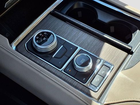 Used 2024 Ford Expedition Limited image 15