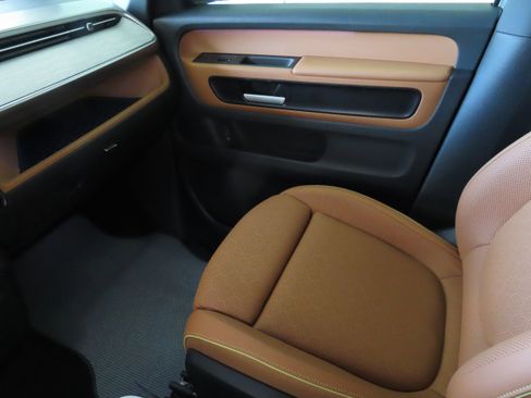 New 2025 Volkswagen ID. Buzz Pro S image 21