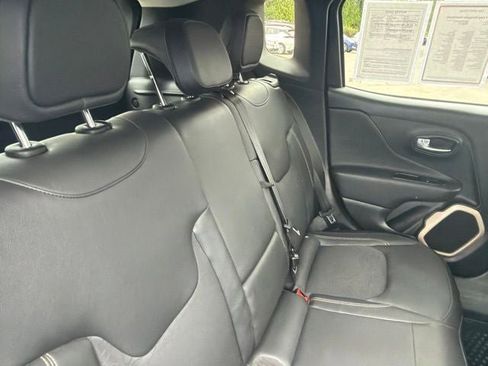 Used 2017 Jeep Renegade Trailhawk AWD/4WD image 23