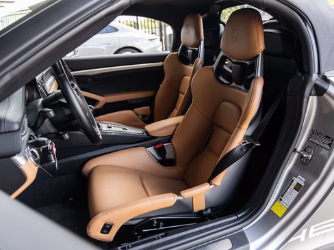 Used 2019 Porsche 911 Speedster RWD image 5