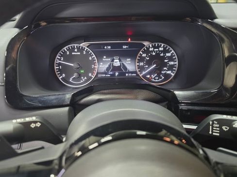 Used 2025 Nissan Pathfinder SL image 6