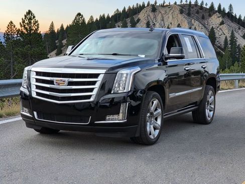 Used 2019 Cadillac Escalade Premium Luxury image 4