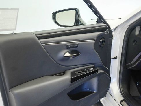 Used 2022 Lexus ES 300h w/ Premium Package FWD image 29