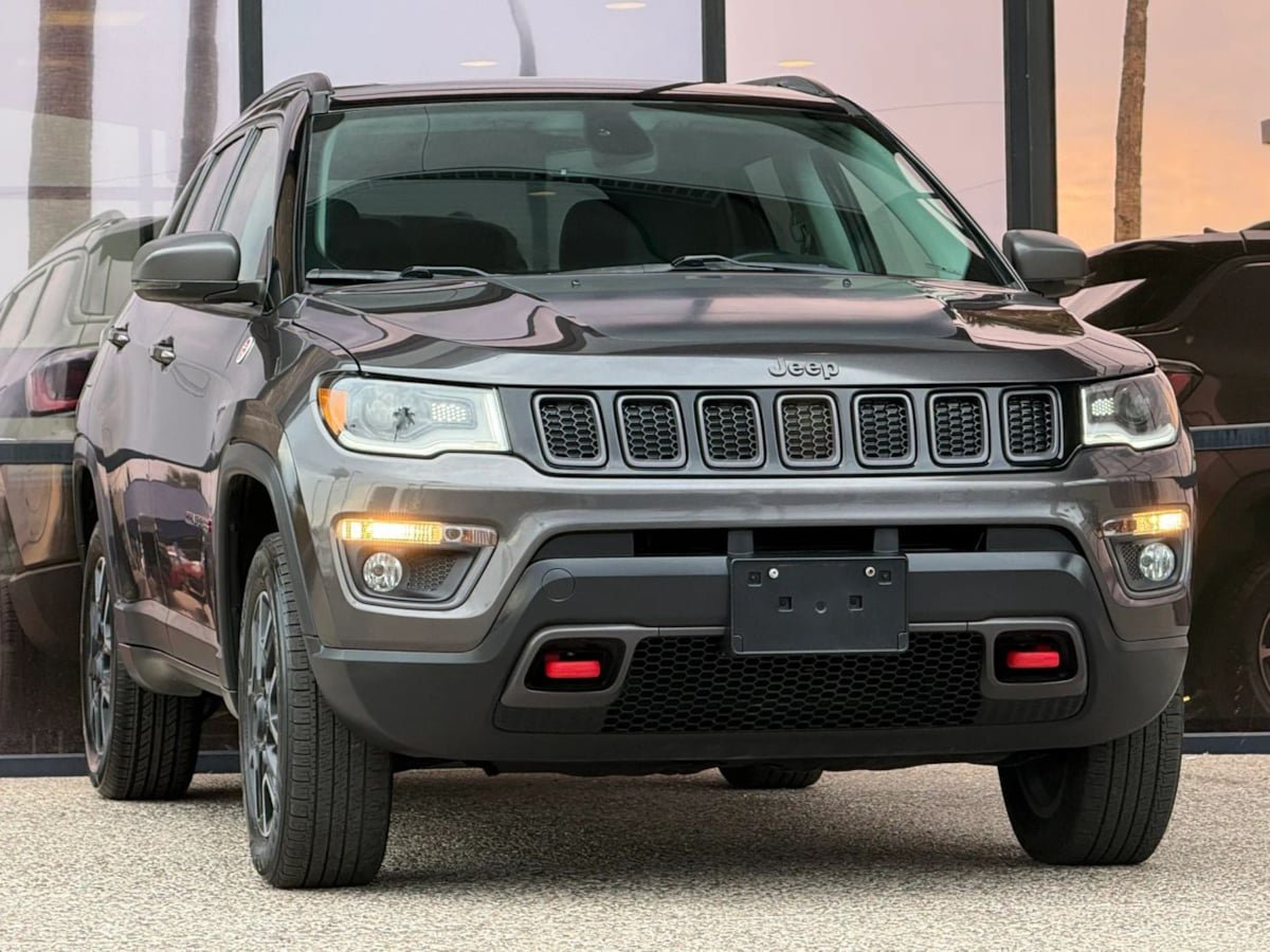 Used 2019 Jeep Compass Trailhawk w/ Leather Interior Group AWD/4WD image 18