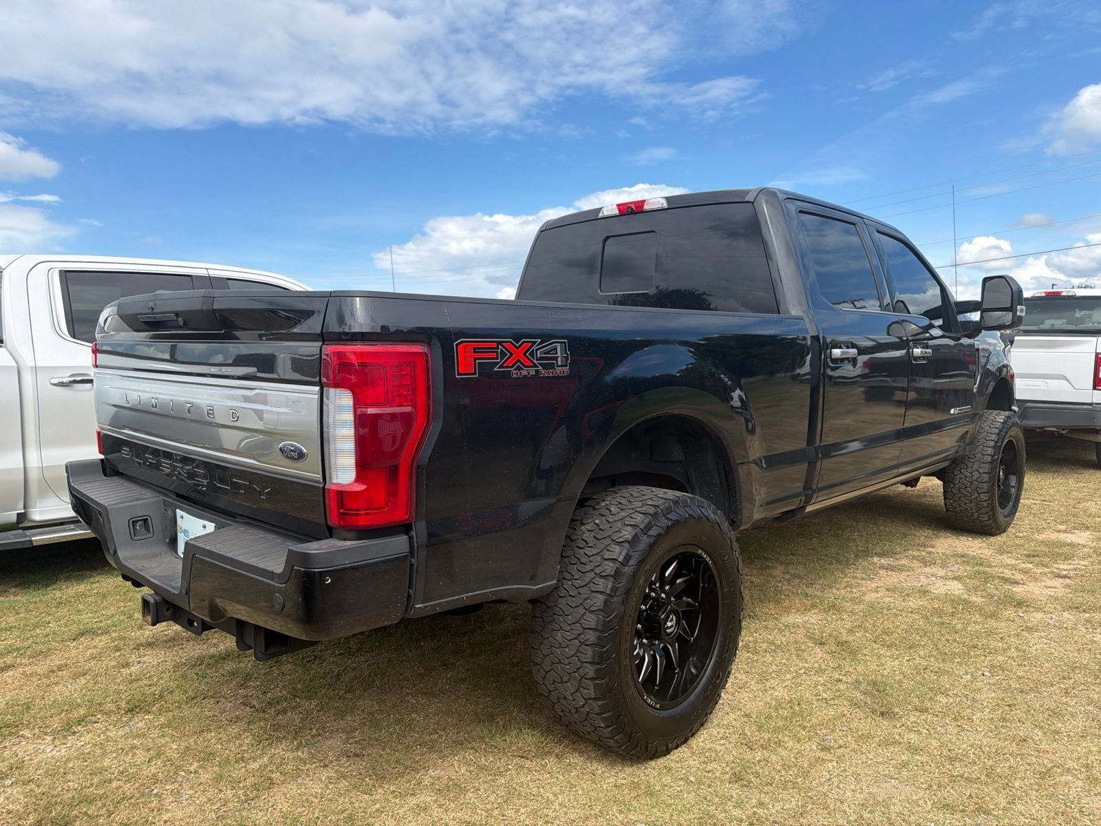 Used 2018 Ford F250 Limited w/ FX4 Off-Road Package AWD/4WD image 9